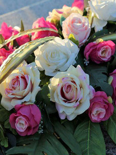 Cveće za sahrane – šta je prigodno poneti